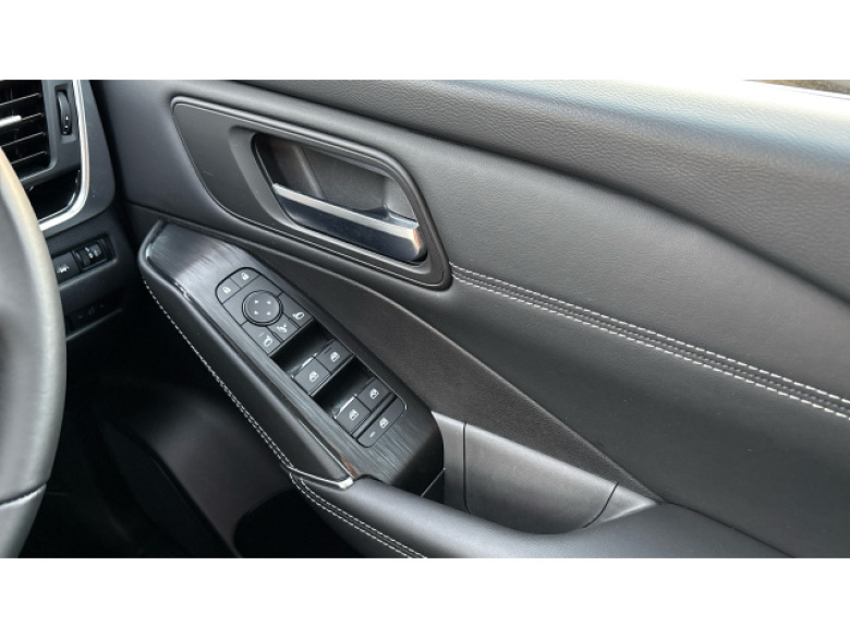 Nissan Qashqai 1.3 DiG-T MH N-Connecta 5dr Petrol Hatchback